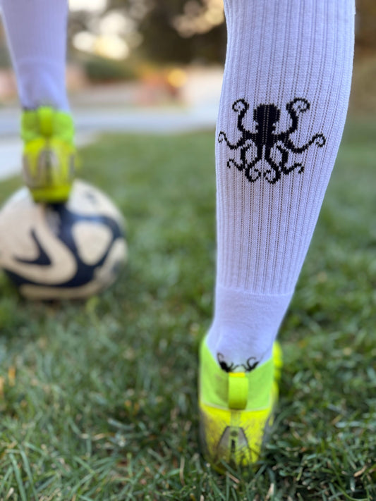 Dynamic 8 Tall Performance Socks