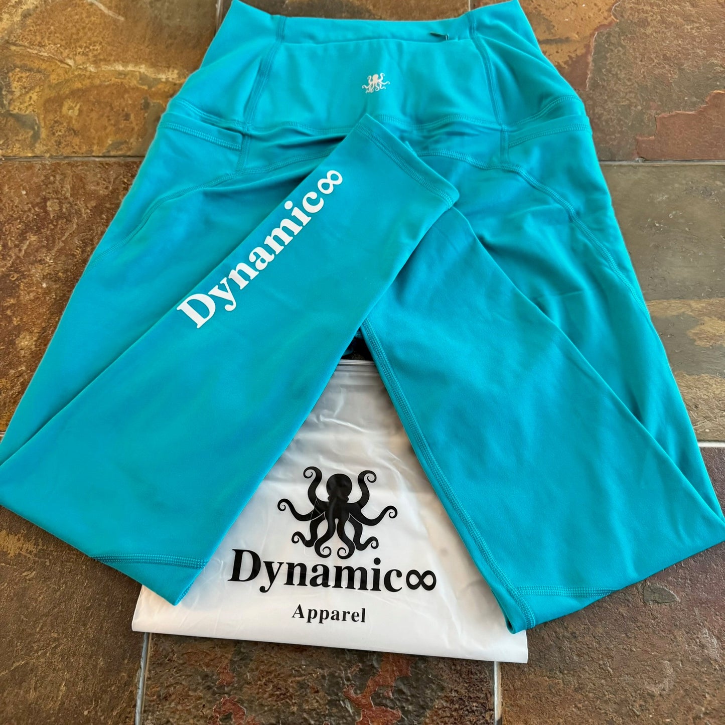 Dynamic 8 High-Waisted Performance Leggings